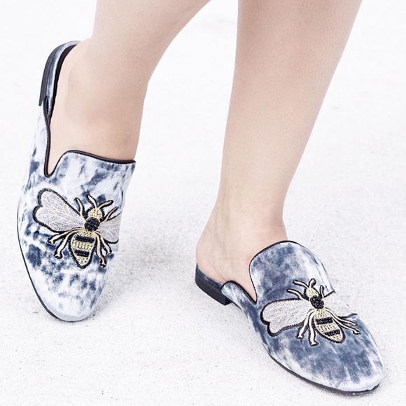 Steve Madden Shoes - 🐝 Steve Madden blue velvet bee loafers mules 6
